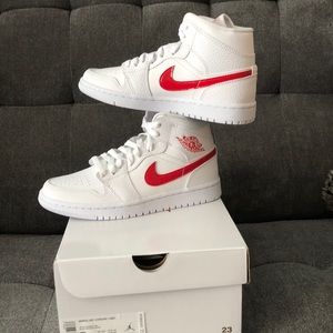NWT Authentic Air Jordan 1 mid